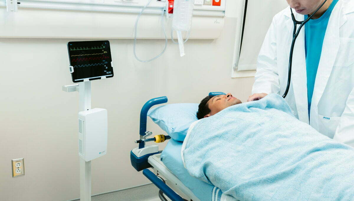10 Tablet Cart Uses for Healthcare Professionals Thumbnail