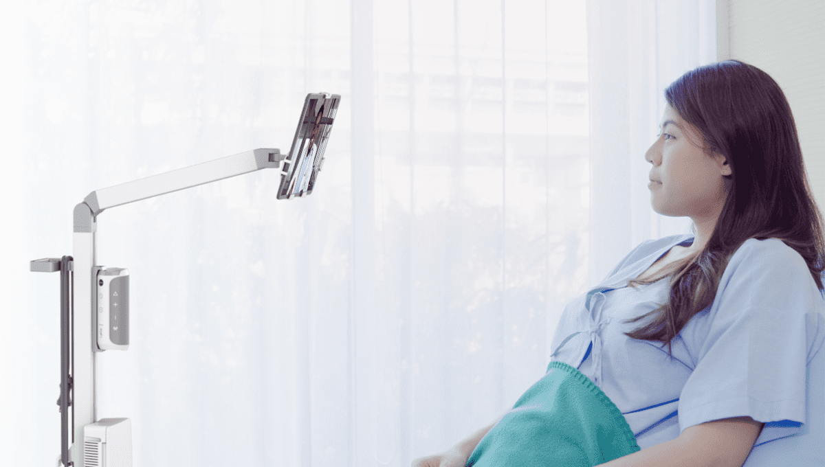 <strong>8 Tips for Effective Patient Communication in a Telehealth System</strong> Thumbnail
